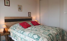 664 - Bel appartement à Erquy, à 400m de la plage du centre offrant une vue en hauteur du Port